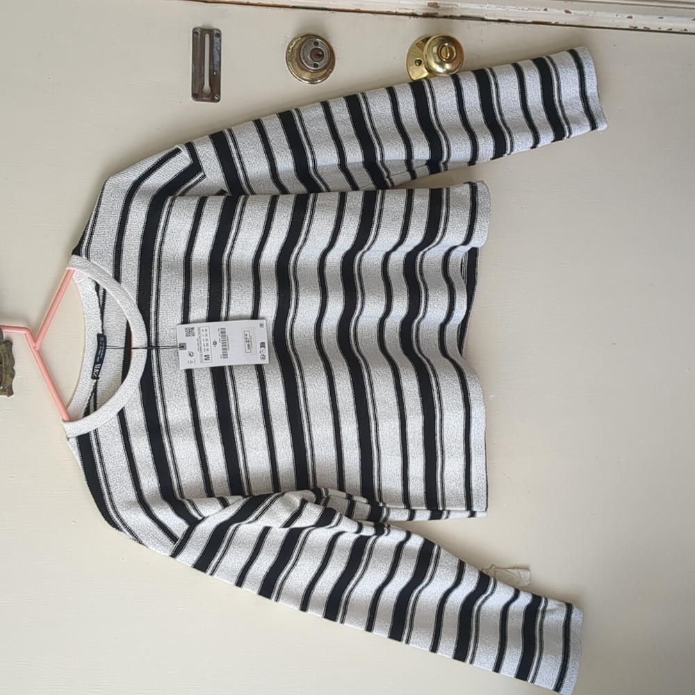 NWT Black and white striped Zara knit crop top, Size M
